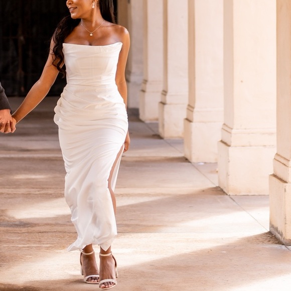 Bride Engagement Photoshoot Dress ✨🤍 - Picture 1 of 4